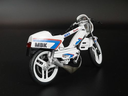 Mbk 51 Magnum Racing White Ceramic Phase 1 Pot Ninja Warm Up 1/18