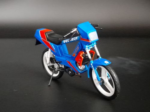 Peugeot 103 Rcx Bleu Et Rouge Pot Ninja Carte Noire 1/18