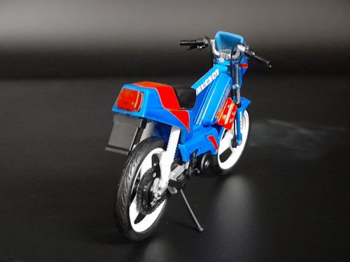 Peugeot 103 Rcx Bleu Et Rouge Pot Ninja Carte Noire 1/18