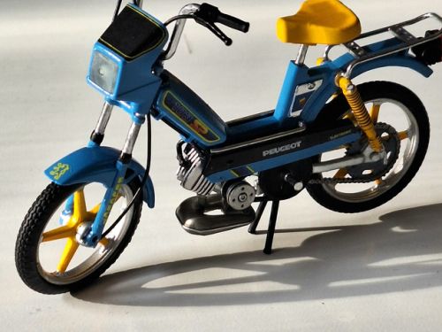 Peugeot 103 Sp Bleu Pot Ninja Vario 1 1/18