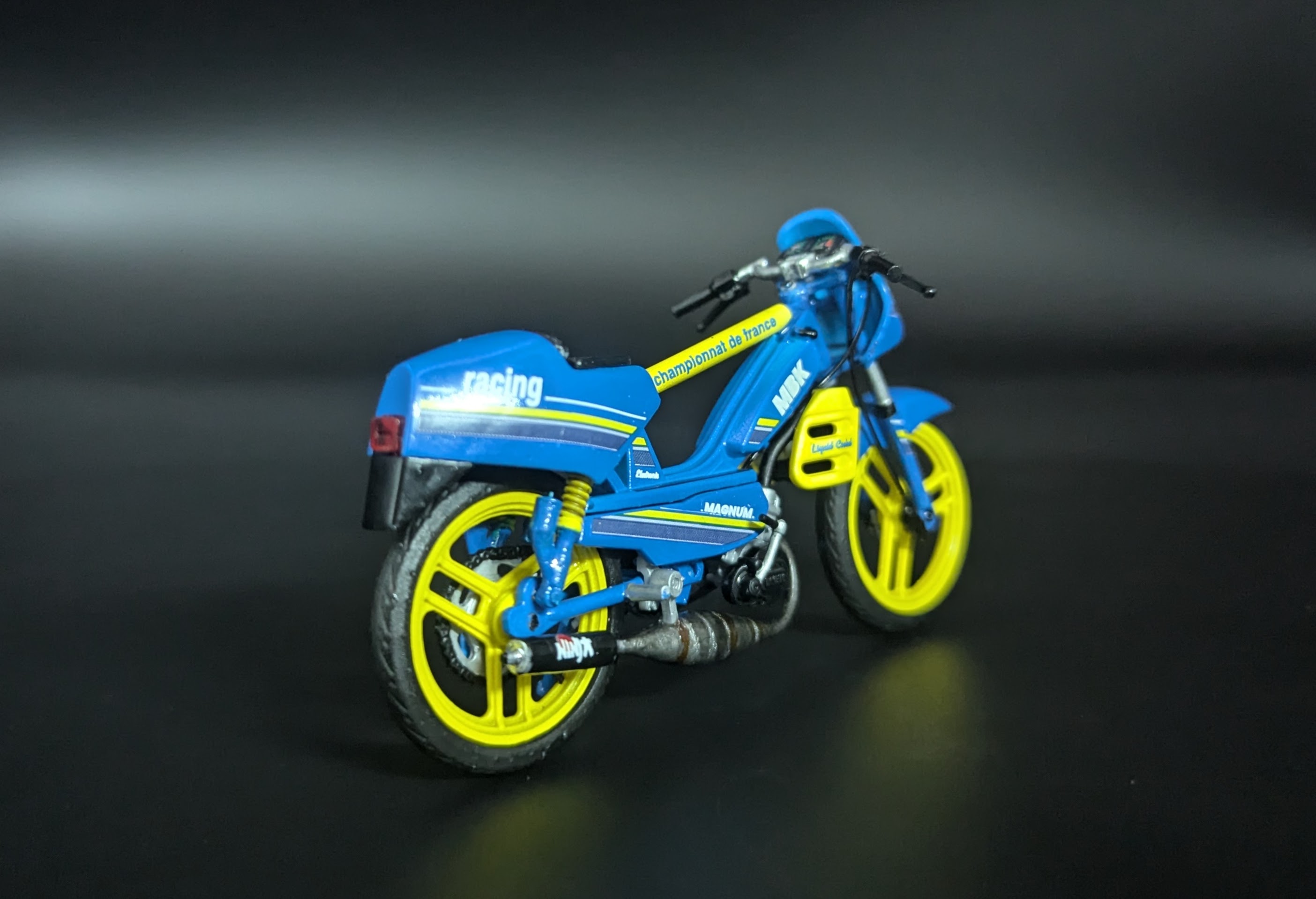 Mbk 51 Magnum Racing Bleu 88 Pot Ninja Carte Noire 1/18