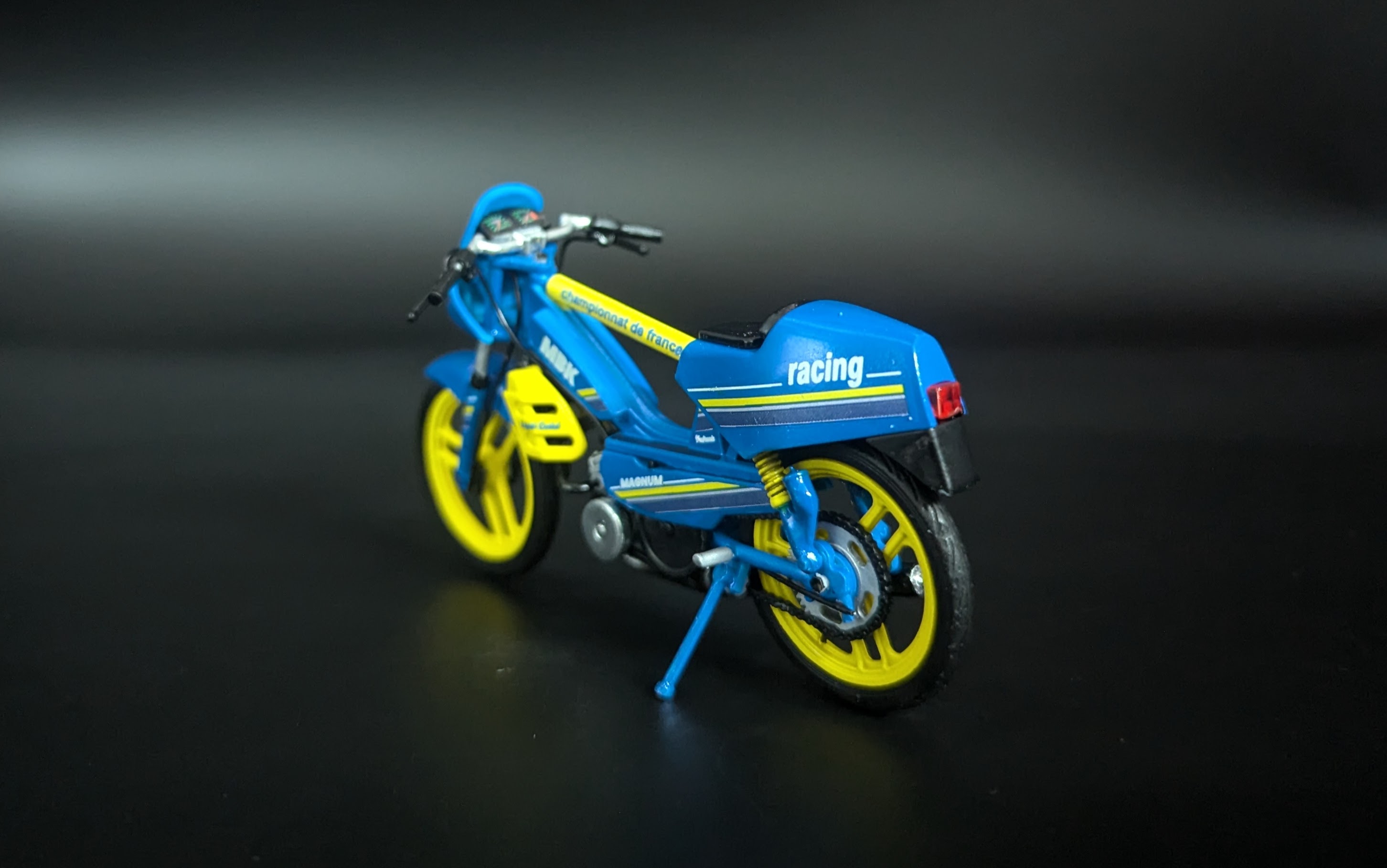 Mbk 51 Magnum Racing Bleu 88 Pot Ninja Carte Noire 1/18