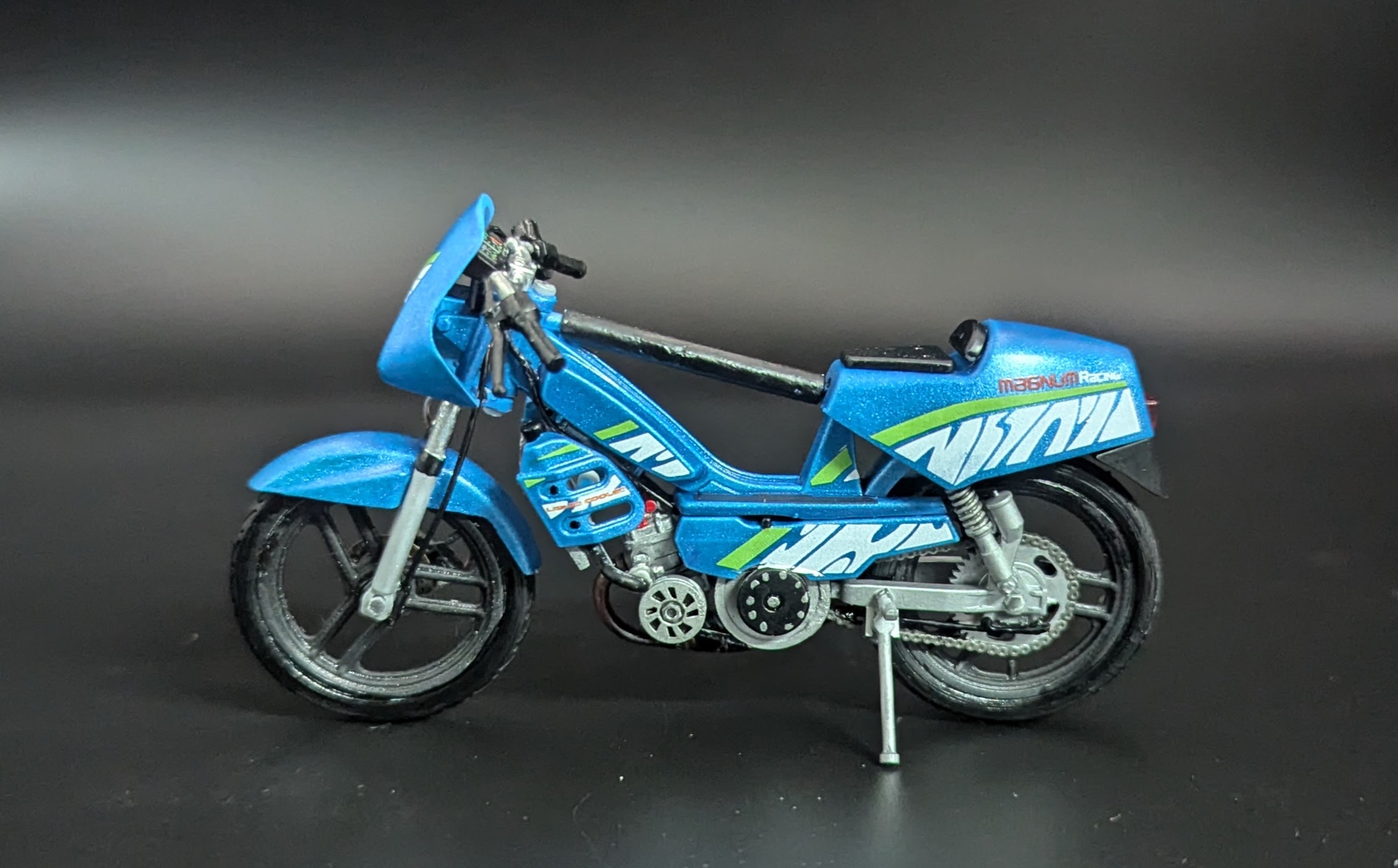 Mbk 51 Magnum Racing Pacific Blue Pot Mvt Gros Kit 1/18