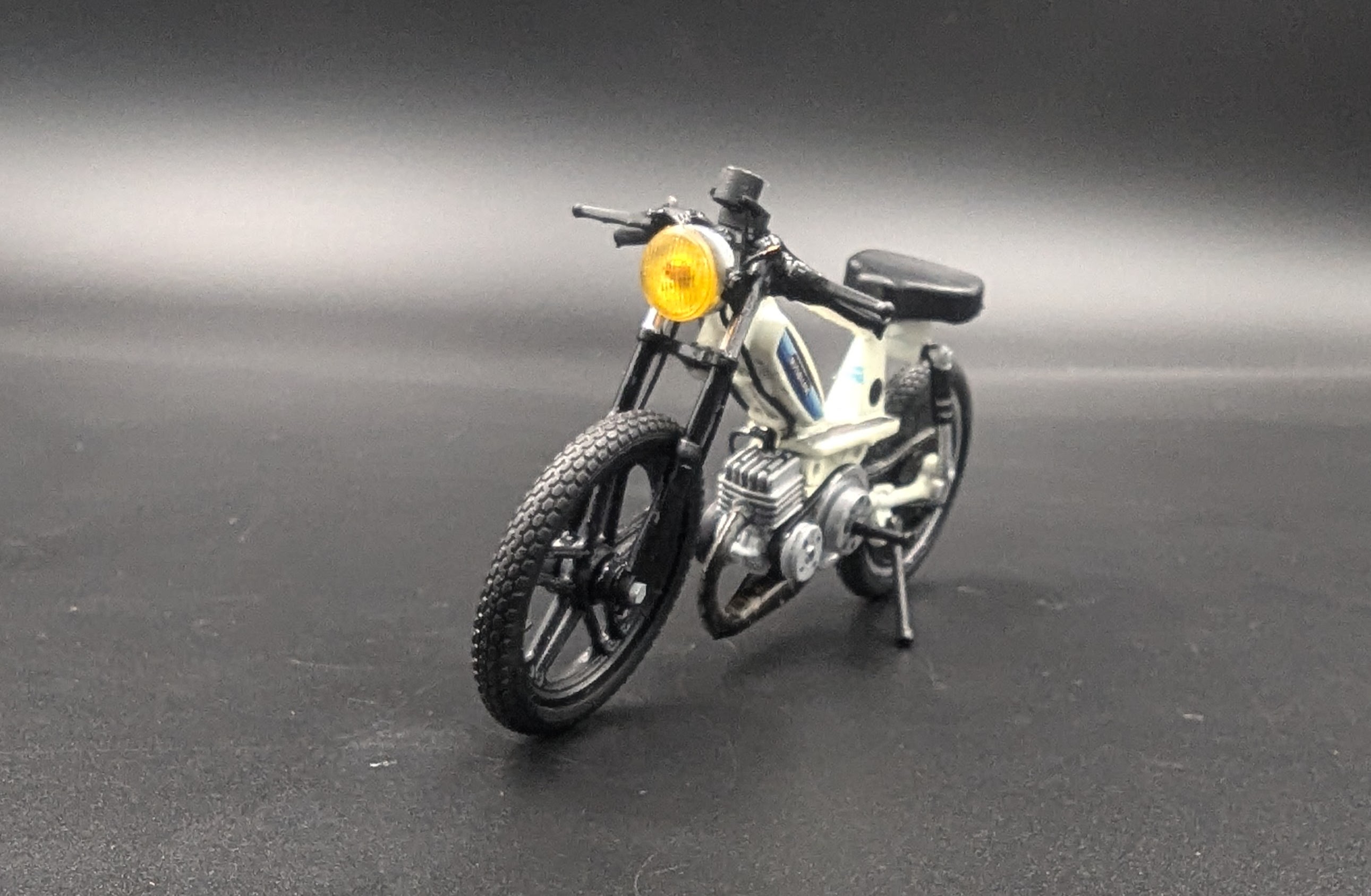 Mbk 51 Super Beige Cafe Racer Pot Ninja G2 1/18