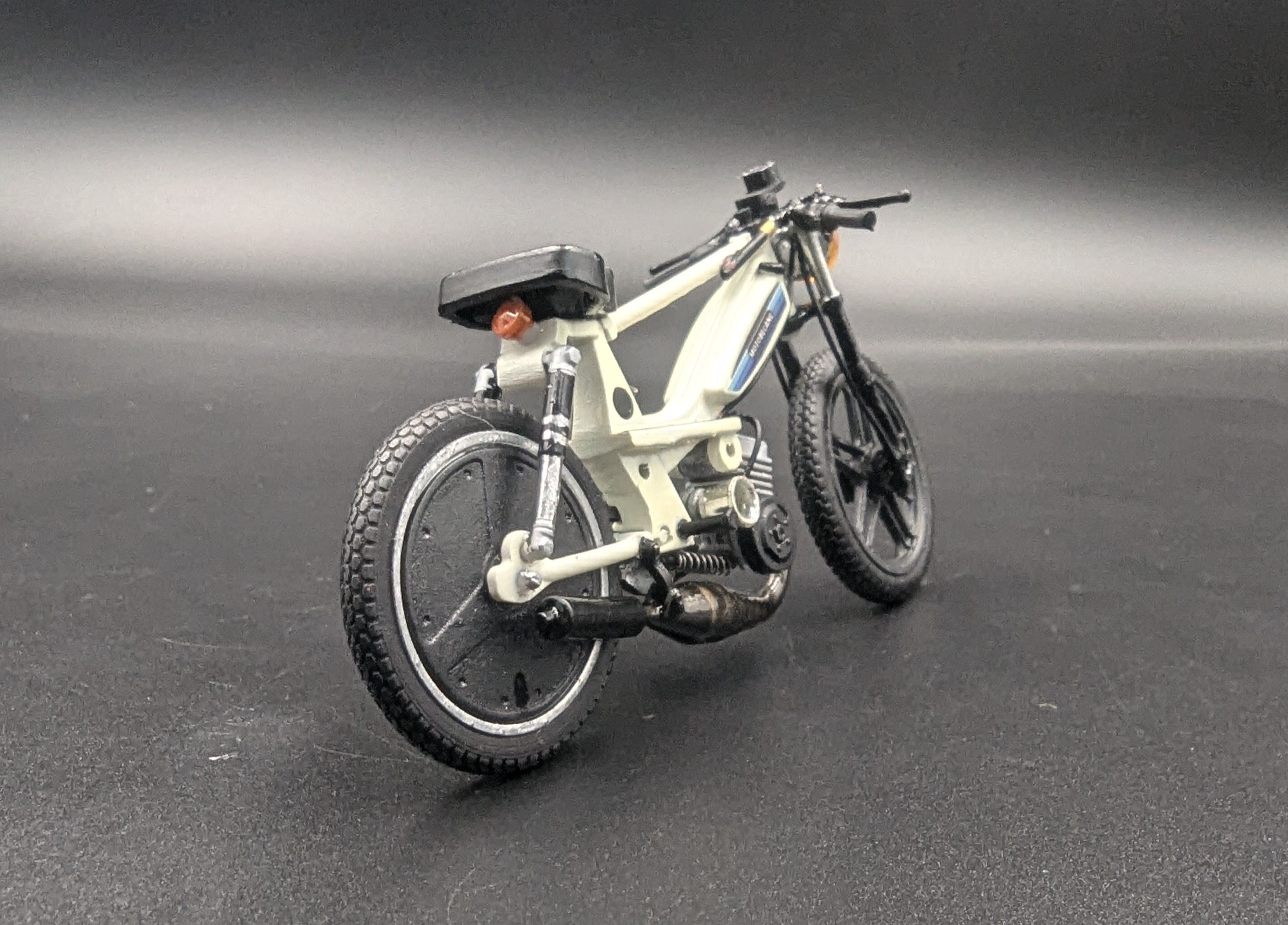 Mbk 51 Super Beige Cafe Racer Pot Ninja G2 1/18